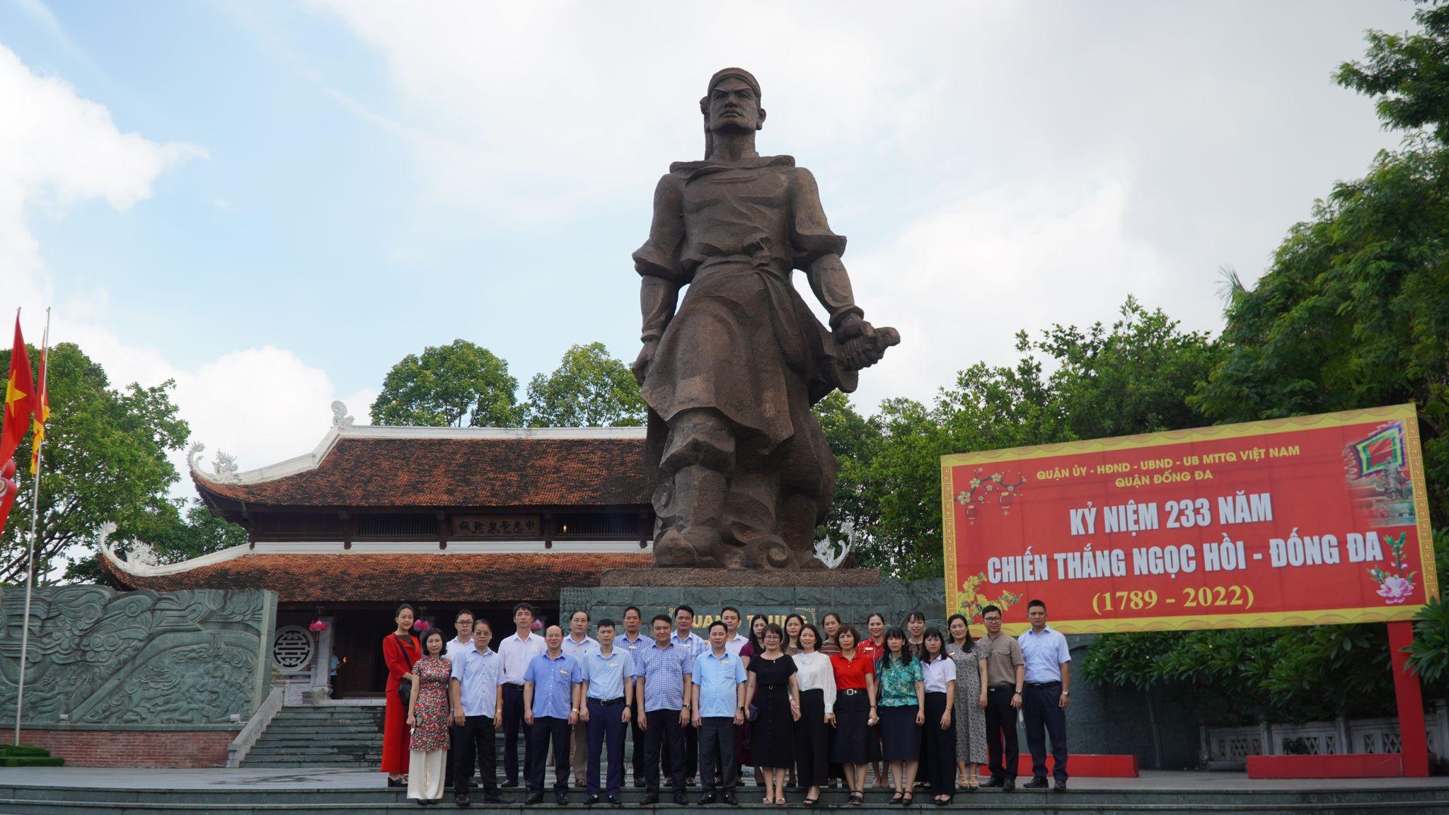 Trường đại học Công đoàn dâng hương tri ân, tưởng nhớ các anh hùng liệt sĩ nhân dịp kỷ niệm 75 năm ngày Thương binh - Liệt sĩ